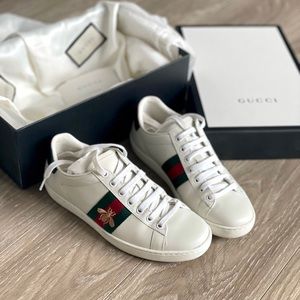 Gucci Sneakers: Women's Ace sneaker with bee